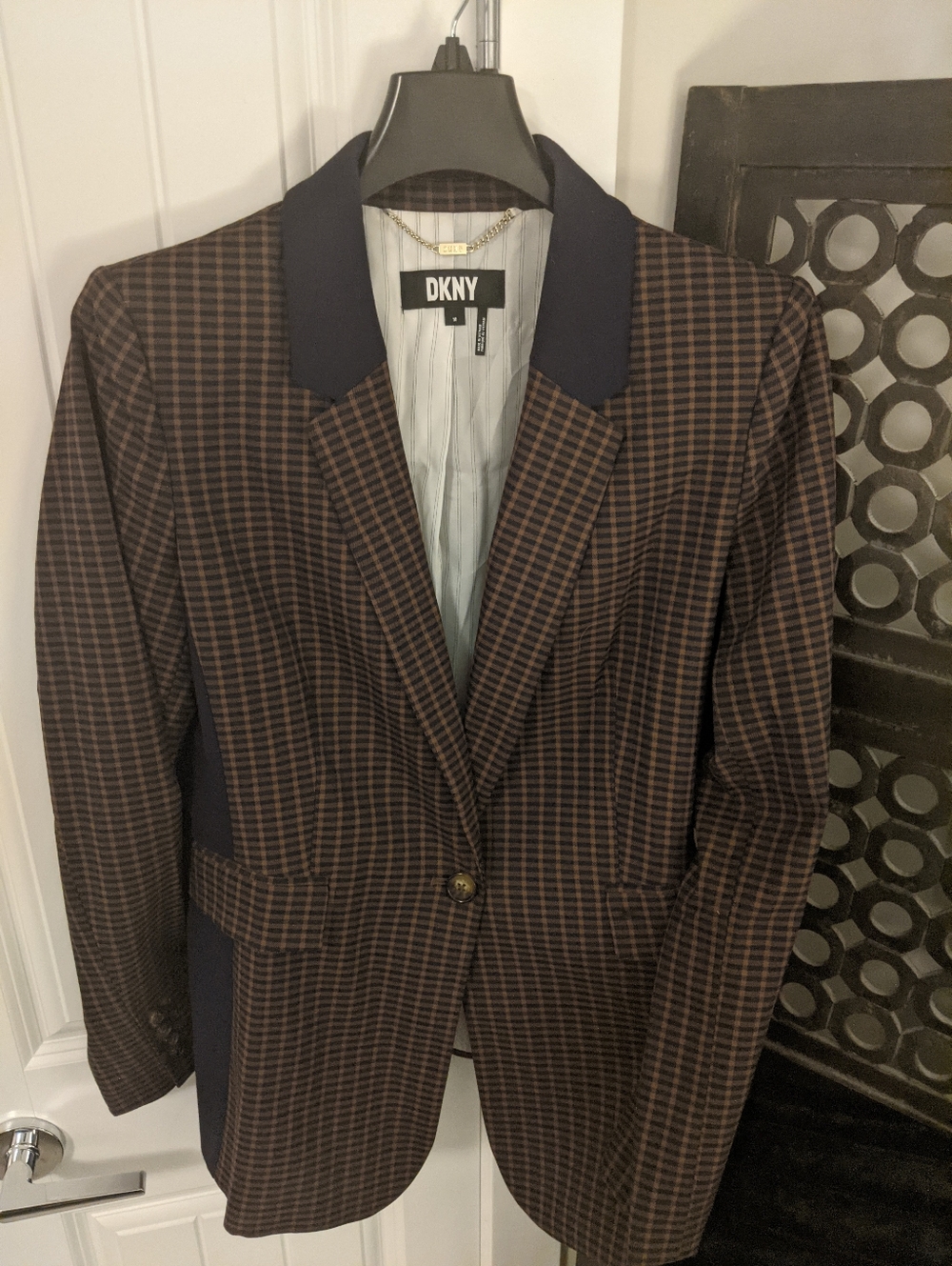 DKNY Women's Brown & Navy Checked Blazer - Picture 8 of 8
